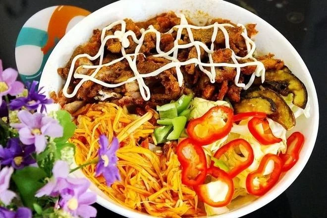 頂流主播的一句話,打響了一場烤肉飯大戰