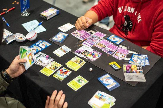 日本老人無法理解寶可夢卡牌高價：店鋪頭疼經常被劫