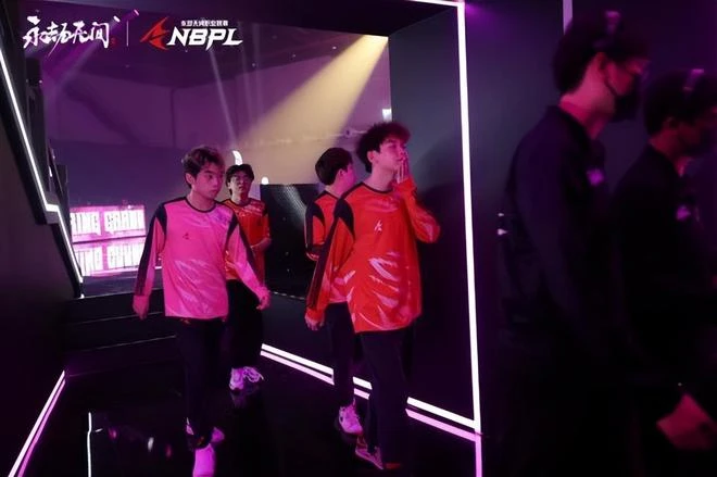 今天採訪的事情我男朋友不知道吧