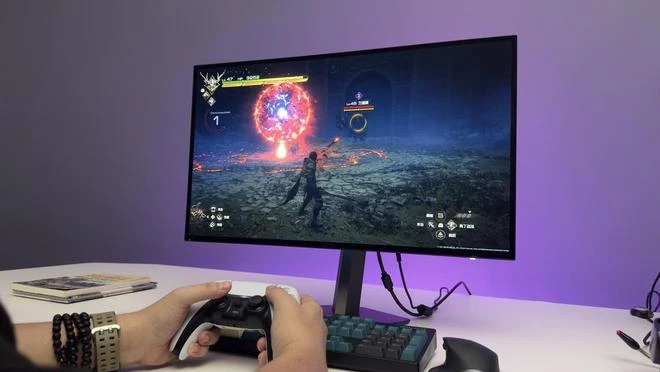 愛攻AG276QZD顯示器評測：高端電競的新選擇