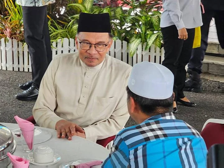 安華調侃濫用助馬來人口號　盜竊錢財給自己