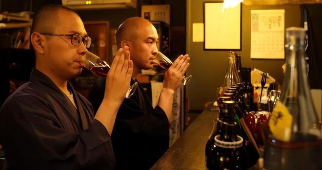 最賽博的佛教酒吧，扣1佛祖陪你喝酒