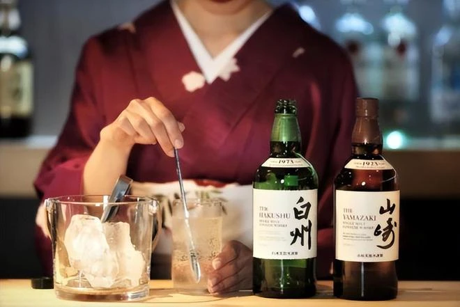 最賽博的佛教酒吧，扣1佛祖陪你喝酒