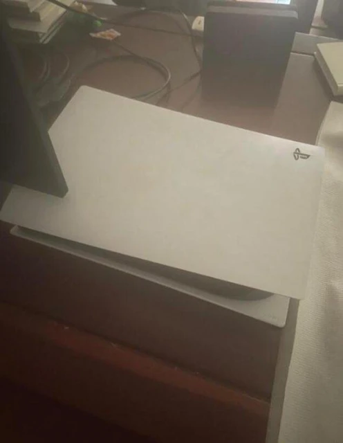 斷電後玩家的PS5「炸了」：外接ups 或電壓出問題