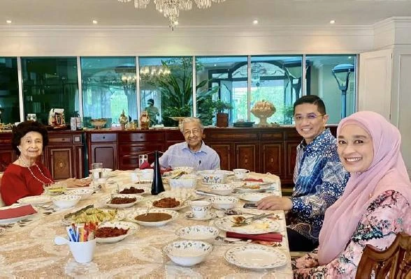 敦馬與阿茲敏聚餐逾1小時　「馬來人需團結抗具隱議程敵人」