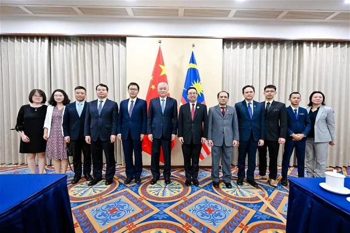 與中國科學技術部部長王志剛會面　鄭立慷：商討擴展馬中科學技術合作