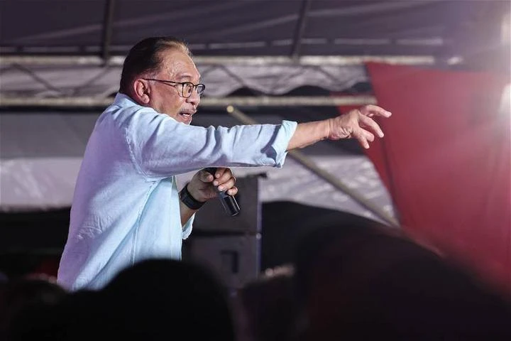 重提國盟大選靠博彩公司金援　安華：要告誹謗就放馬過來