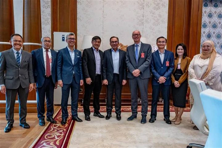 德國英飛凌在馬投資50年　安華：總投資額280億令吉