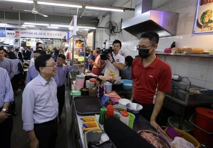 香港官訪團赴ICC Pudu享道地早餐　李家超憶起小時候