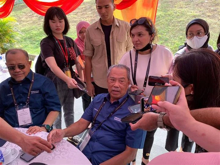 堅稱FELDA債務註銷沒做錯　慕尤丁斥安華玩弄政治