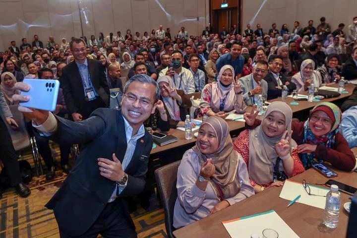 法米:政府探討設AI監管框架必要性