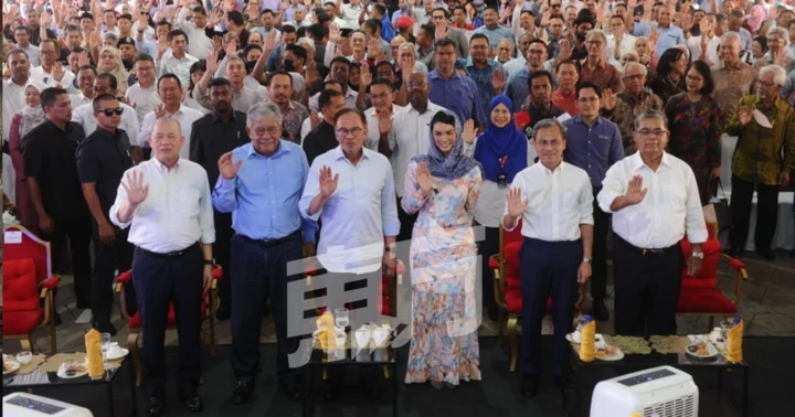 吁年輕人學習敦依斯邁正直美德　首相：杜絕貪污陋習捍衛國家安全