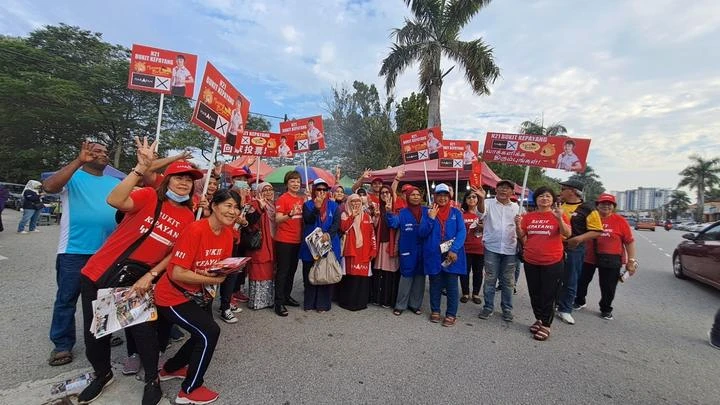 歷史性的突破！希盟國陣女兵團　助火箭唯一女候選人沿戶拜票
