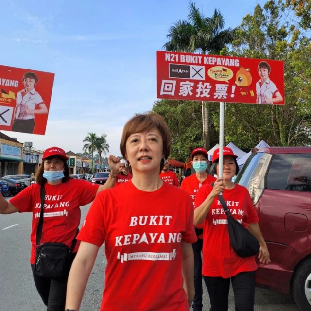 歷史性的突破！希盟國陣女兵團　助火箭唯一女候選人沿戶拜票