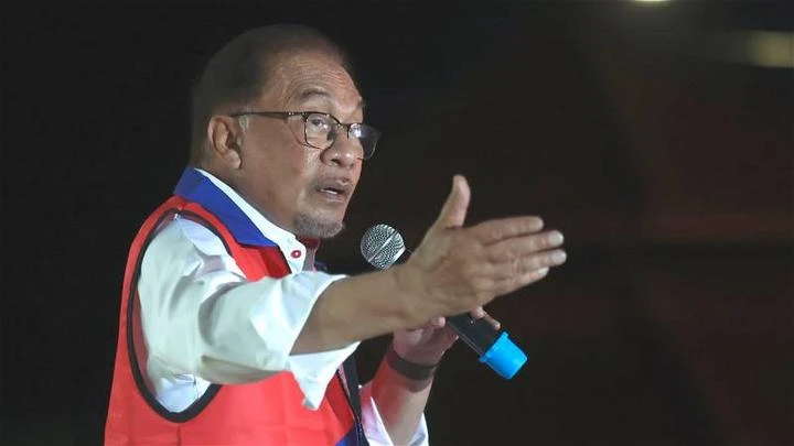 獲准離境後未按承諾返國　安華：在逃慕尤丁女婿涉及「大案」