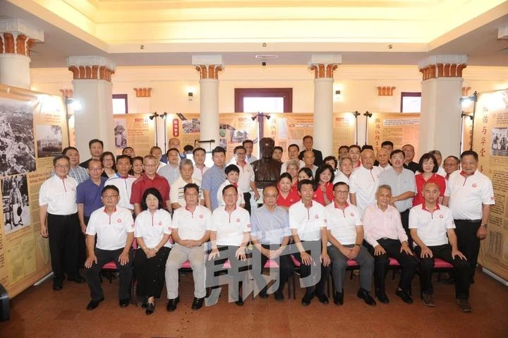 隆雪華堂慶100周年紀念　立陸佑銅像紀念一生功績