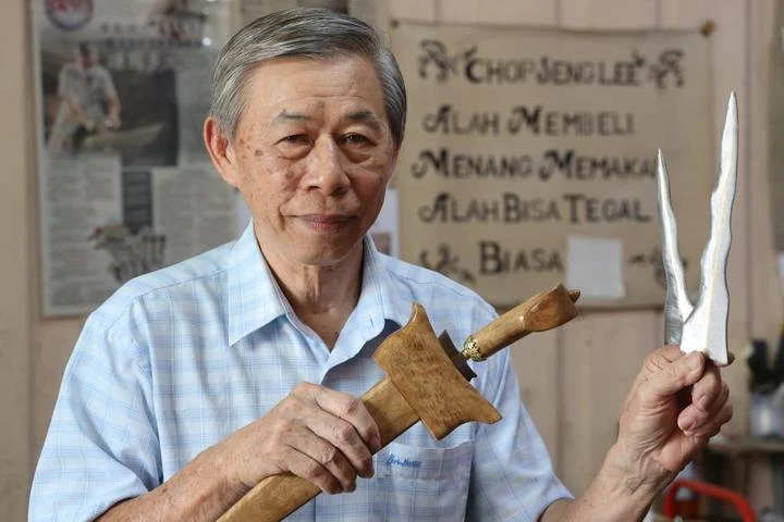 華裔鐵匠鍛造馬來短劍一甲子　盼後繼有人傳承技藝