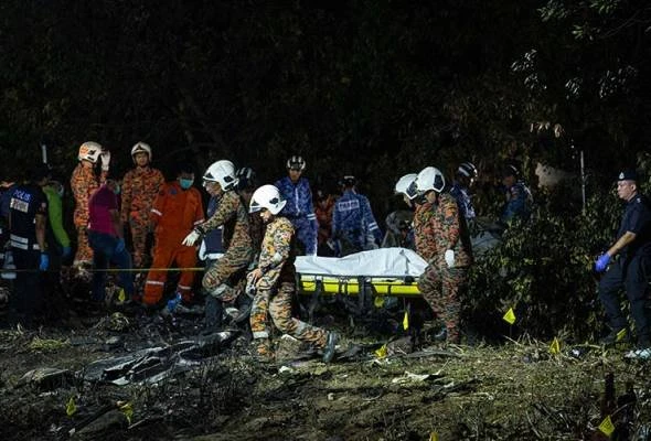 【莎阿南墜機】尋獲6碎屍1完整遺體　警方仍尋找3死者遺體