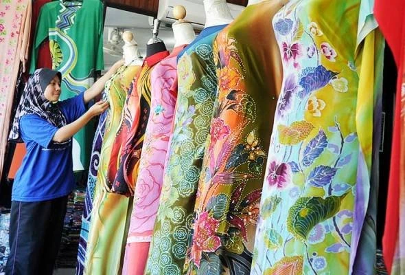 公務員每周四需穿峇迪上班