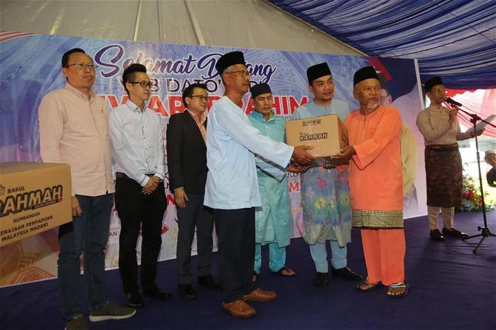 安華：移交政府援助品　禁使用政黨標誌