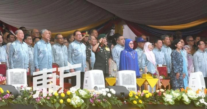 大馬國慶慶典今早布城廣場盛大舉行　萬人齊聚彰顯濃濃愛國情