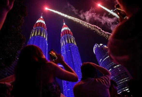 大馬各族同胞參與國慶倒數　現場熱血沸騰高喊「Merdeka」