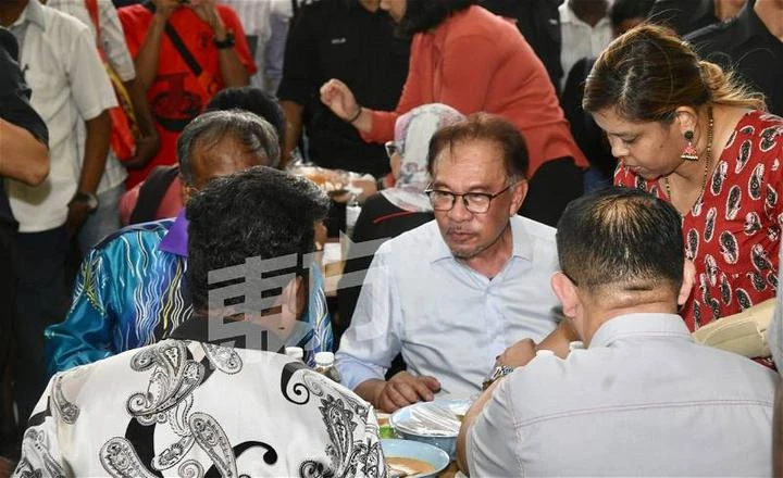 重申《聖訓40段》只給穆斯林而已　安華：國民應先了解而非一味謾罵