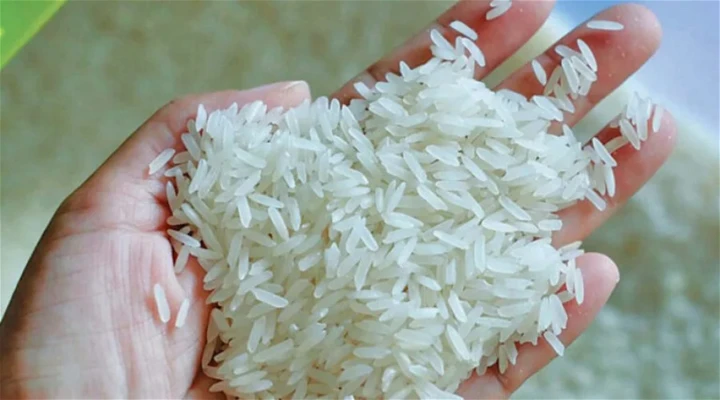 農糧部:即日起執行白米銷售限制 每人限購100公斤本地白米