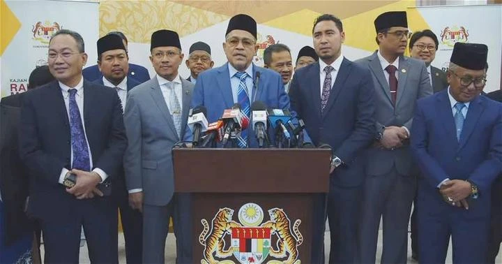 安華提呈報告後就休會　國盟斥議長違諾