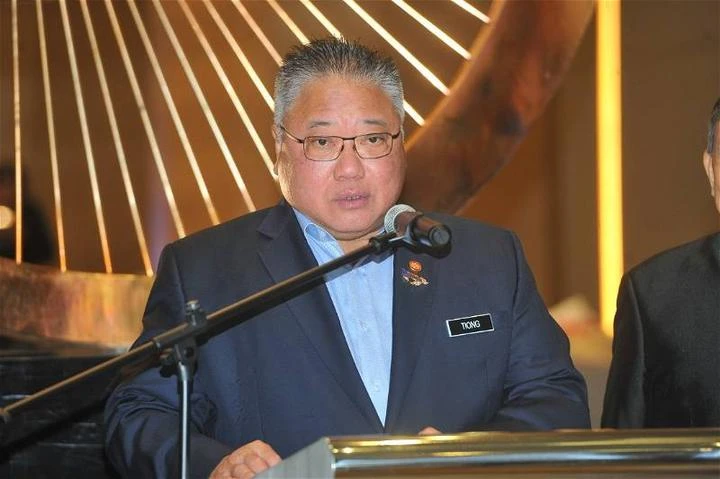 不願就禁買酒穿短褲課題糾纏　張慶信提醒沙努西不是在競選大臣