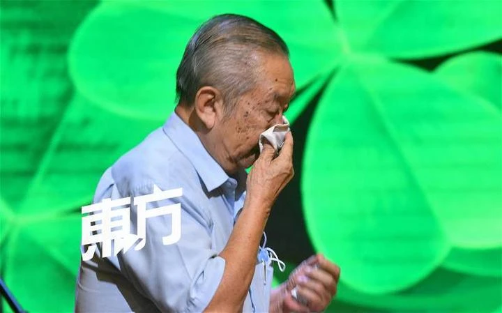 300人出席緬懷吳建成校長　昔日戰友憶起當年情泣不成聲