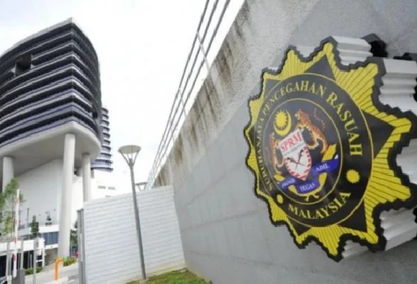 反貪會突擊查慕尤丁律師並帶走部分文件