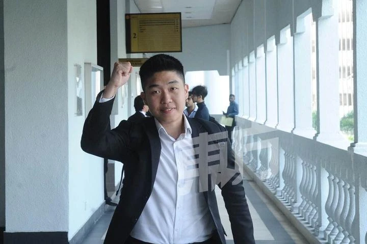 黃彥鉻舉牌被判罪成　馬大新青年：上訴之路進行到底