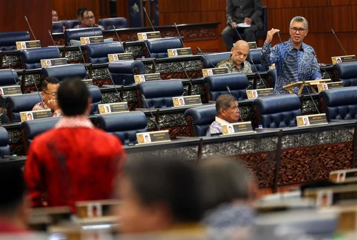 扎夫魯：不廢除汽車入口准證制