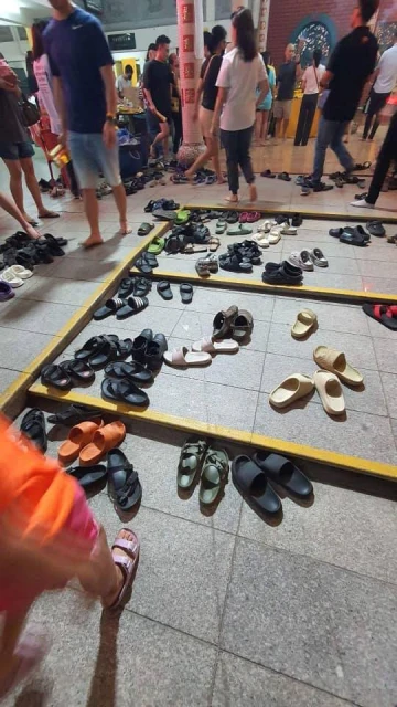 穿RM99名牌拖鞋到九皇爺誕　華男欲離開卻不見拖鞋：「誰這樣識貨！」　