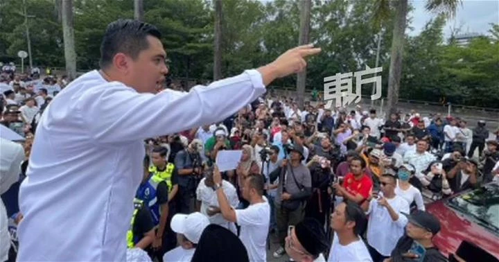 逾2000巫統黨員聚集國家清真寺　冀納吉獲得特赦