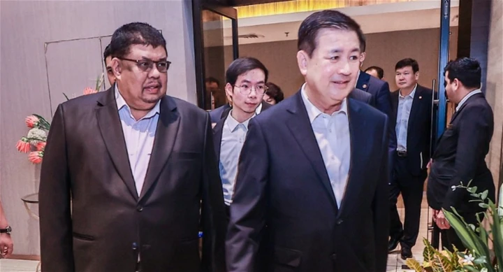 王小洪到訪甲州　與首長會面逾一小時