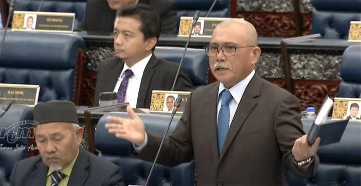 批議長建議公開缺席議員名字　羅納建迪：形同於羞辱