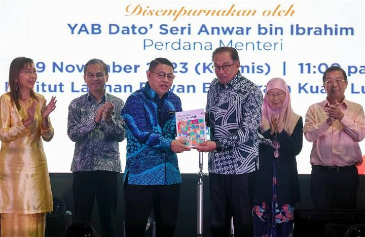 首相安華：提高政府官員的效率　以加快未來項目的實施