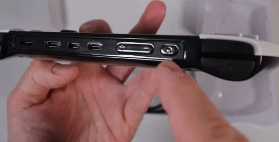 山寨PS掌機現身：玩遊戲無需串流 僅售270元