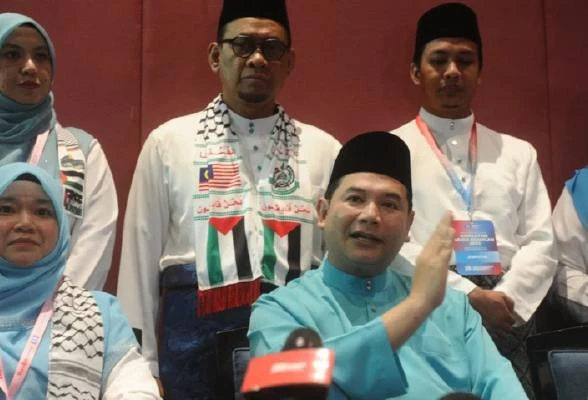 民調稱安華支持率下降　拉菲茲：至少比前3任首相高