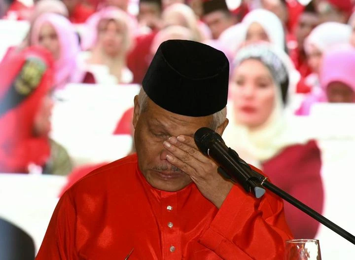 土團黨一致拒讓慕尤丁退位　韓沙含淚疾呼：「我們都愛你」