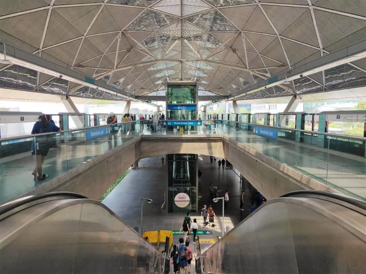 印尼遊客讚嘆TBS　「如同機場般的規模和系統化服務」