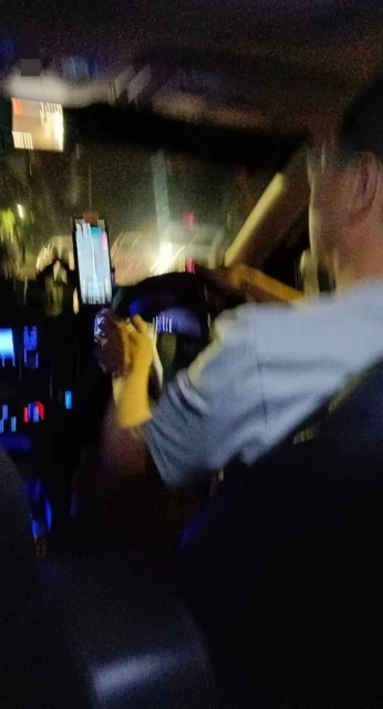 助母子返芙蓉奔喪 暖心男:世界坑坑窪窪 需要有人縫縫補補