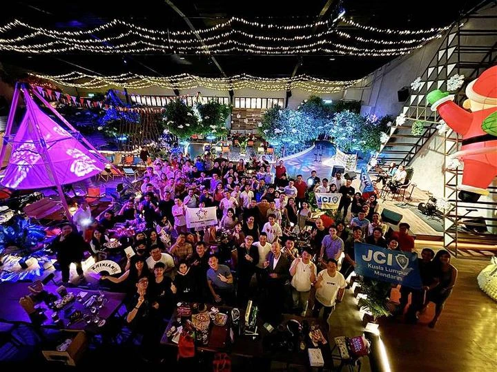 馬青商會中部區域聖誕會員聚會　凝聚有志青年