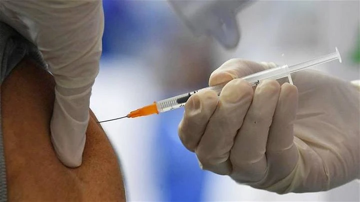 新冠病例相隔一周增加近九成　衛部近期發出第三劑加強針指示