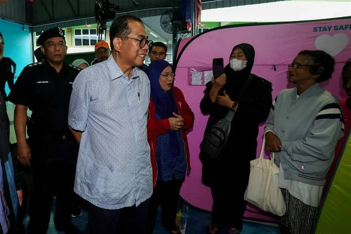 防長：武裝部隊嚴陣以待　展開救災及災後重建工作