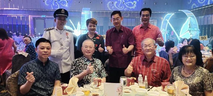 華裔父子警隊並肩作戰　魏家祥贊：非常罕見