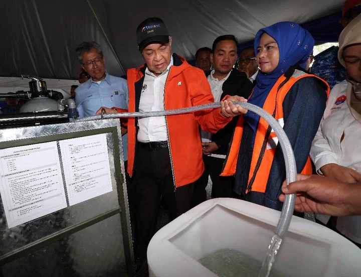 副揆指示SIRIM提供高功率水泵　供災區抽取積水解決水患