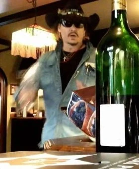 法庭文件曝光 酒瓶性侵事件另有內情？安珀赫德爆強尼特普患性功能障礙